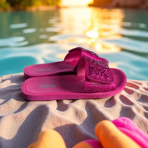 Michael Kors Mk Pool Slide Sandal In Dragon Fruit Size 7 (EUC) - Picture 3 of 10